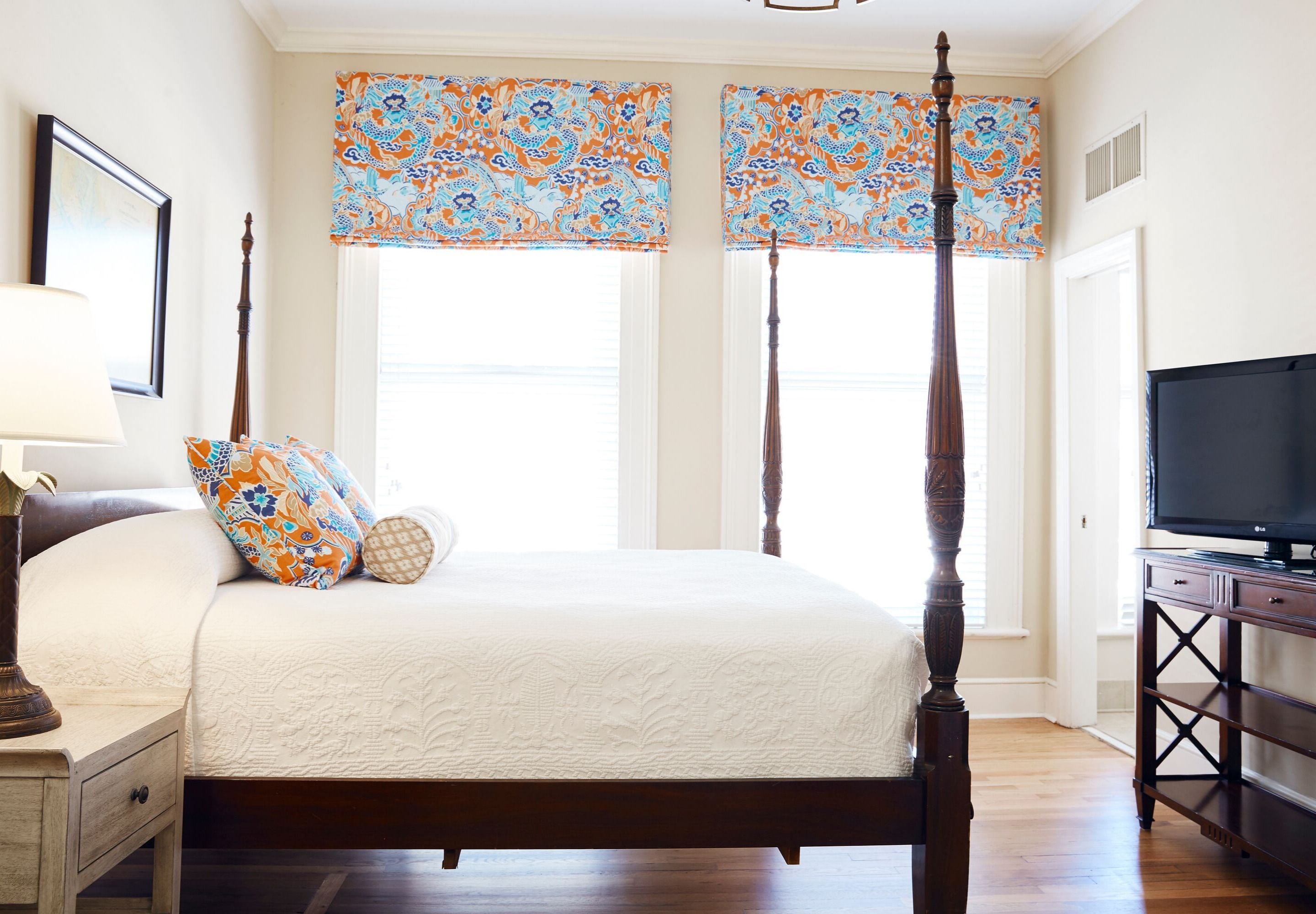 standard room, 1 queen bed | hypo-allergenic bedding, in-room safe, individually decorated