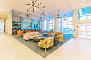 2 bars/lounges, beach bar