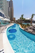 2 piscinas al aire libre, sombrillas, sillones reclinables de piscina