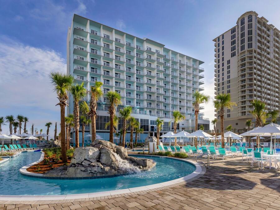 2 outdoor pools, pool umbrellas, pool loungers