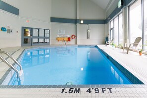 Piscine intérieure