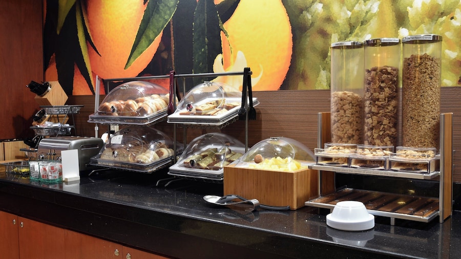 Fairfield Inn & Suites Hartford Airport