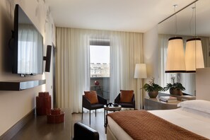 Premium bedding, minibar, in-room safe, desk