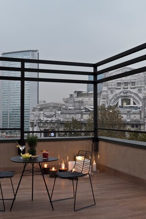 Panoramic Junior Suite | Premium bedding, minibar, in-room safe, desk - Starhotels E.c.ho. (Milan)