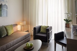 Premium bedding, minibar, in-room safe, desk