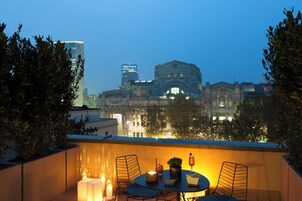 Suite | Premium bedding, minibar, in-room safe, desk