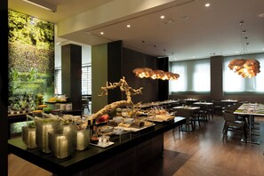 Der serveres morgenmad, frokost og aftensmad