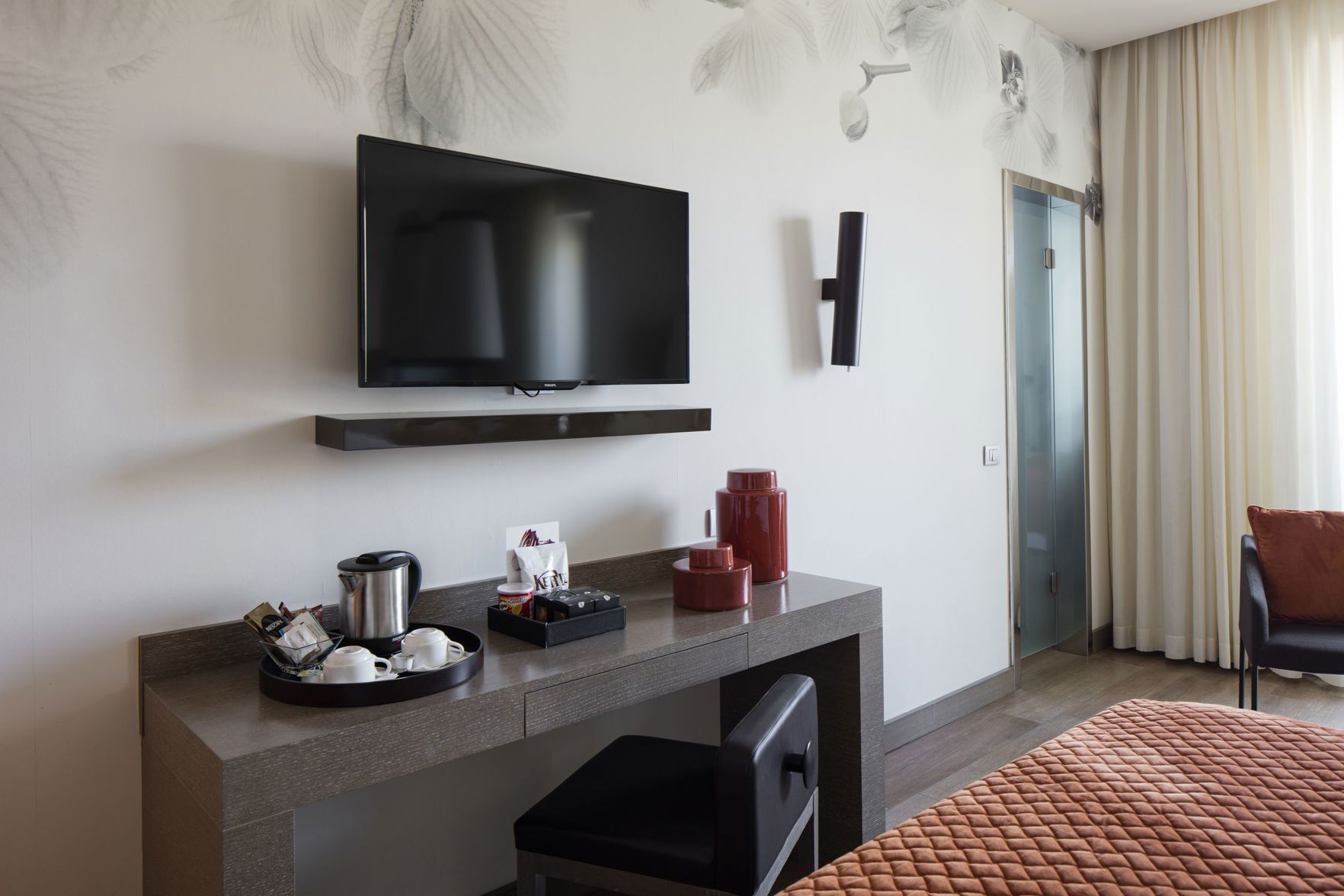 Premium bedding, minibar, in-room safe, desk