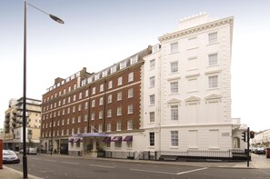 Exterior - Premier Inn London Victoria (London)