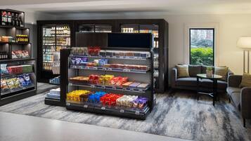 3 restaurants, breakfast served