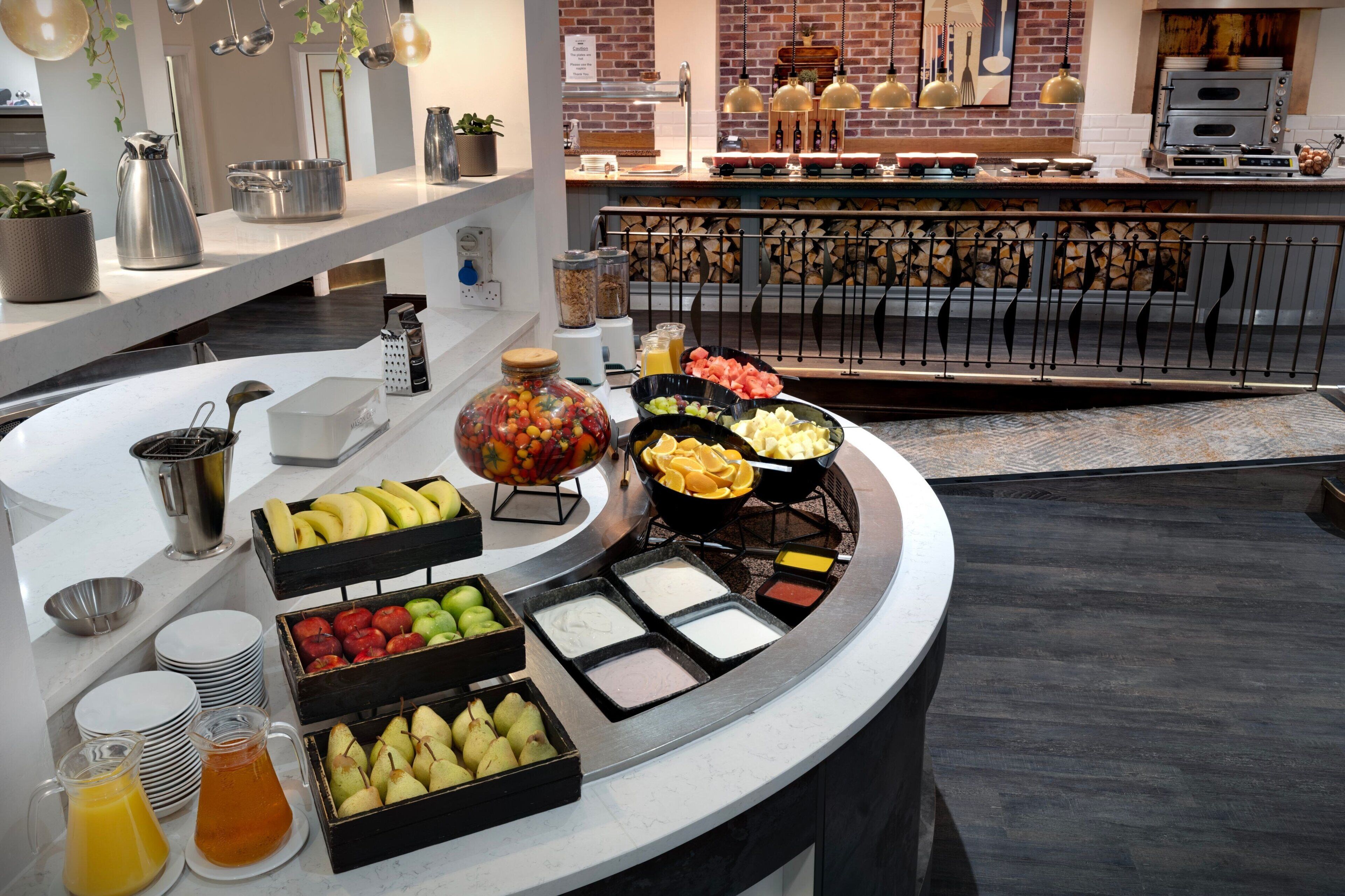 Buffet breakfast on weekdays (GBP 18.50 per person)