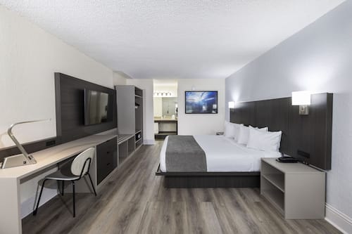 In-room safe, individually decorated, individually furnished, desk