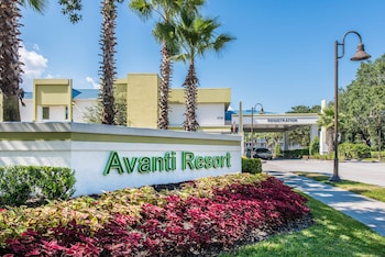 Hotel entrance at Avanti International Resort