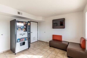 Vending machine - Motel 6 San Antonio, TX - South IH-10 East (San Antonio)