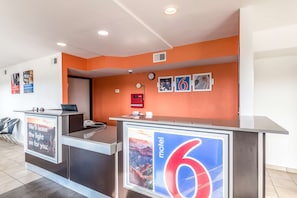 Lobby - Motel 6 San Antonio, TX - South IH-10 East (San Antonio)