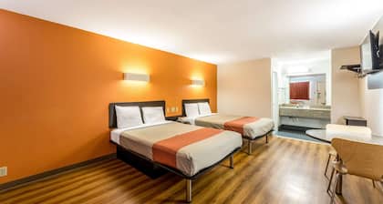 Motel 6 San Antonio, TX - South WW White Rd