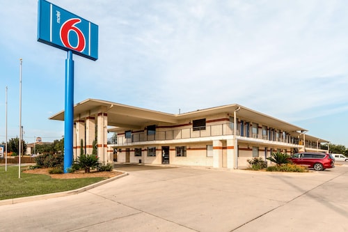 Motel 6 San Antonio, TX - South IH-10 East