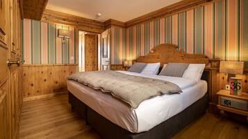 Panoramic-Suite, 2 Schlafzimmer | 1 Schlafzimmer, hochwertige Bettwaren, Daunenbettdecken, Zimmersafe