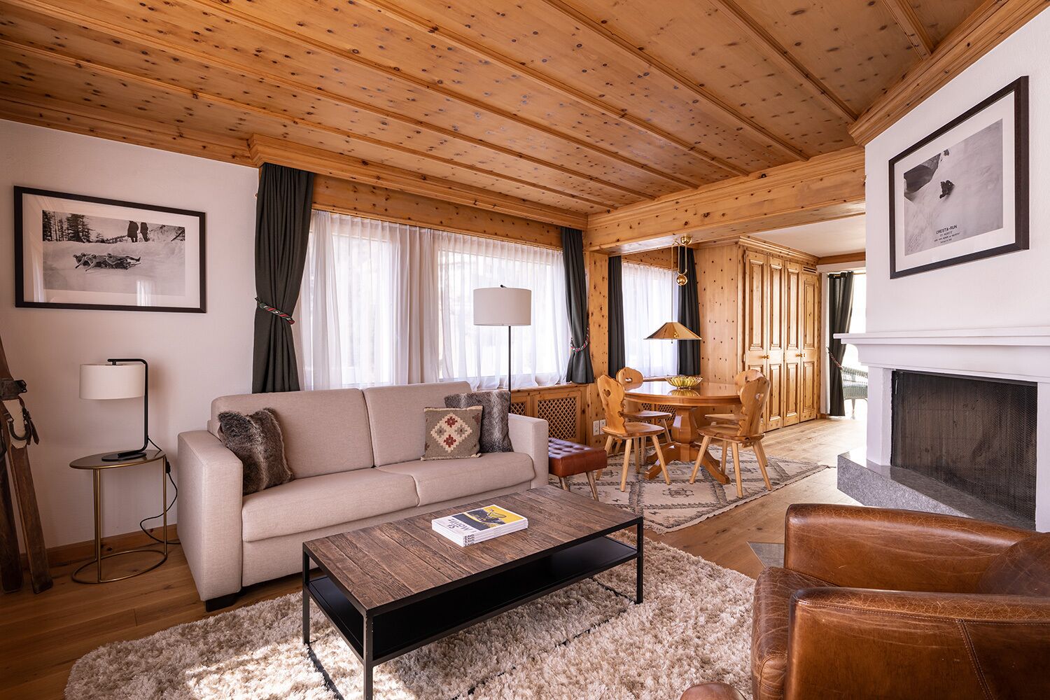 luxury suite (steffani) | living area | flat-screen tv