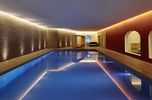 Indoor pool - Hotel Steffani (St. Moritz)