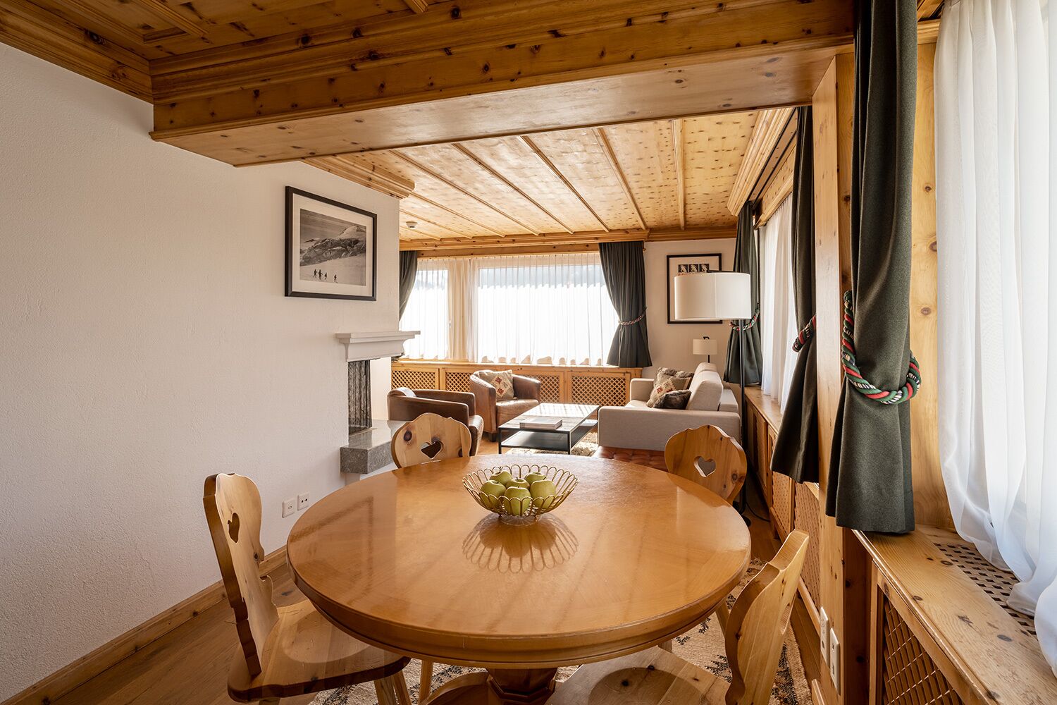 panoramic suite, 2 bedrooms | living area | flat-screen tv