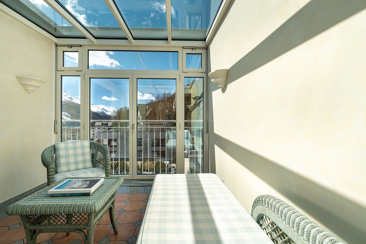 luxury suite (steffani) | living area | flat-screen tv