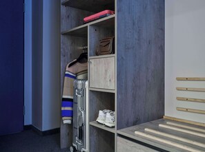 Premium bedding, in-room safe, desk, laptop workspace