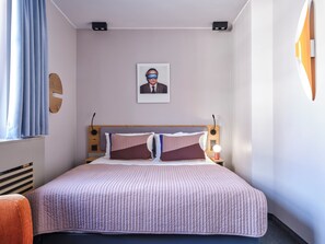 Premium bedding, in-room safe, desk, laptop workspace