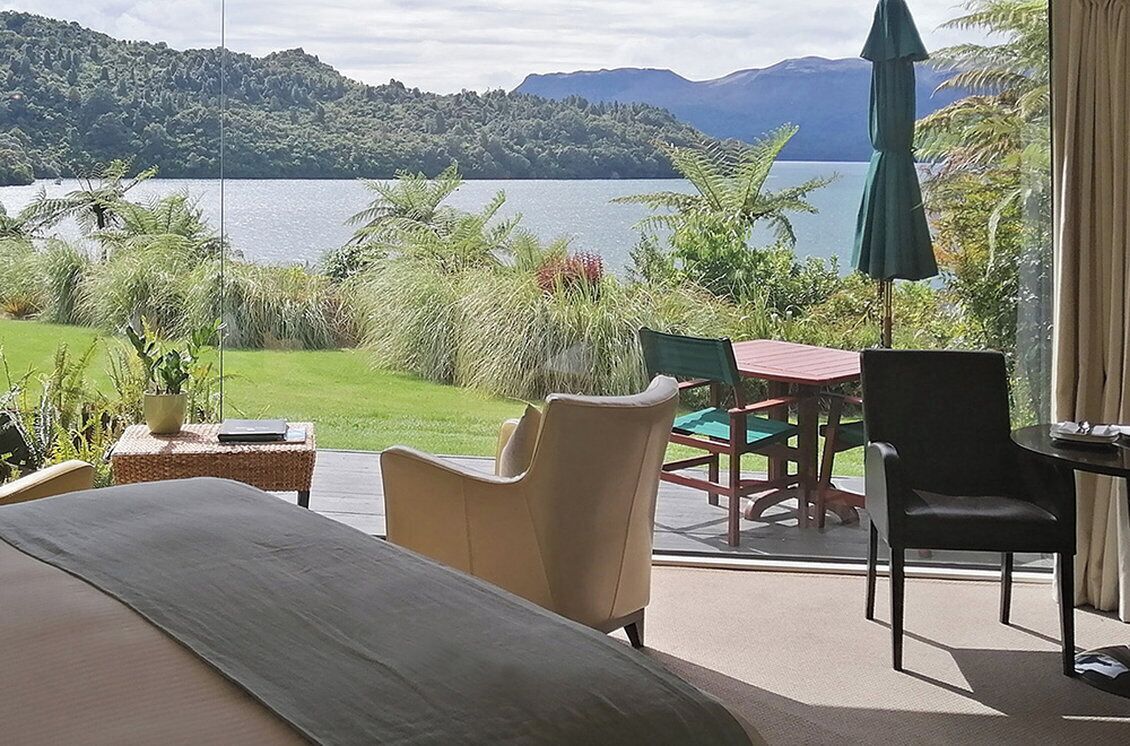 Ropa de cama de alta calidad y minibar con artículos gratuitos 