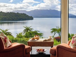 Tarawera Suite | Premium bedding, free minibar, in-room safe, soundproofing