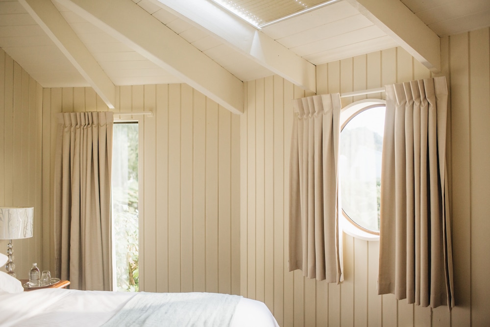 Solitaire Lodge by null