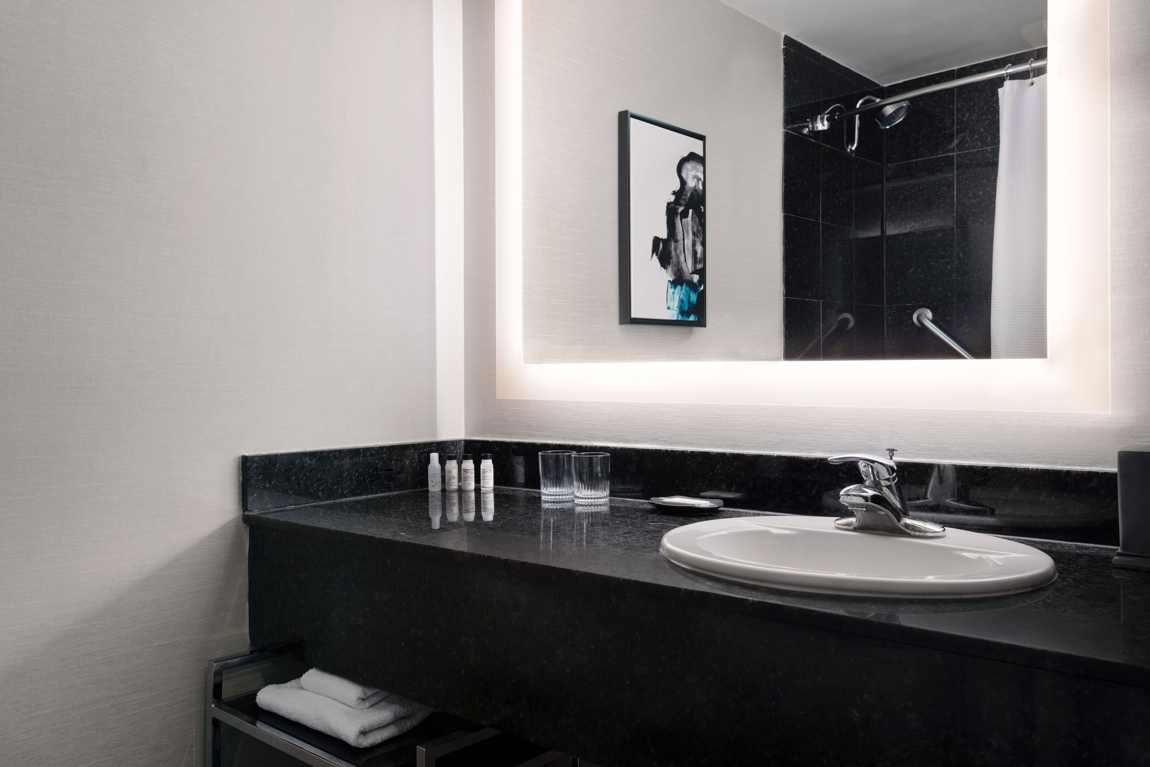 1 bedroom, pillow-top beds, desk, blackout curtains