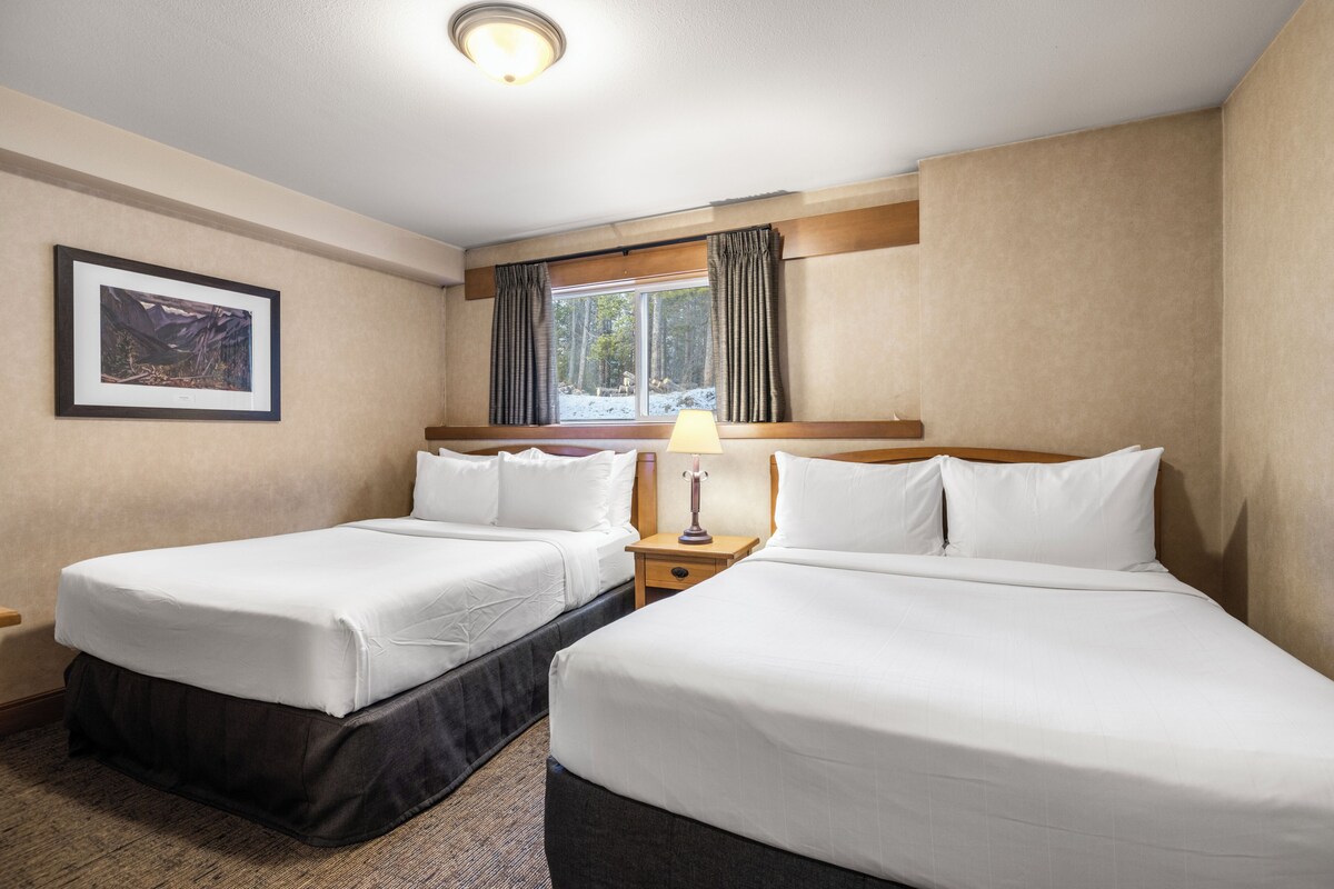 Deluxe Condo, 1 Bedroom | Premium bedding, iron/ironing board (on request), WiFi (free)