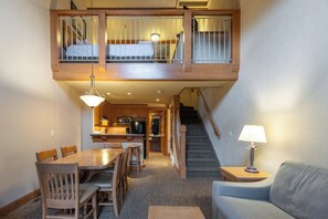 Premier Condo (2 Bedroom Loft- 4 Q) | Living area | Flat-screen TV, DVD player
