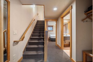 Premier Condo, 2 Bedrooms (Loft)