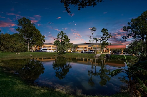 SureStay Hotel by Best Western St. Pete Clearwater Airport