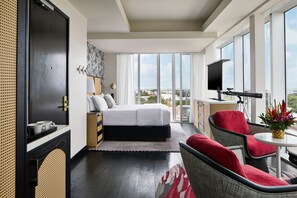 Brand New Penthouse, 1 King Bed, Corner (View)