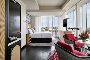 Brand New Penthouse, 1 King Bed, Corner (View)