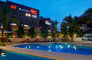 Outdoor pool, sun loungers