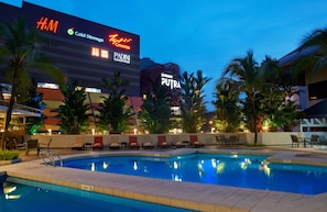 Outdoor pool, sun loungers