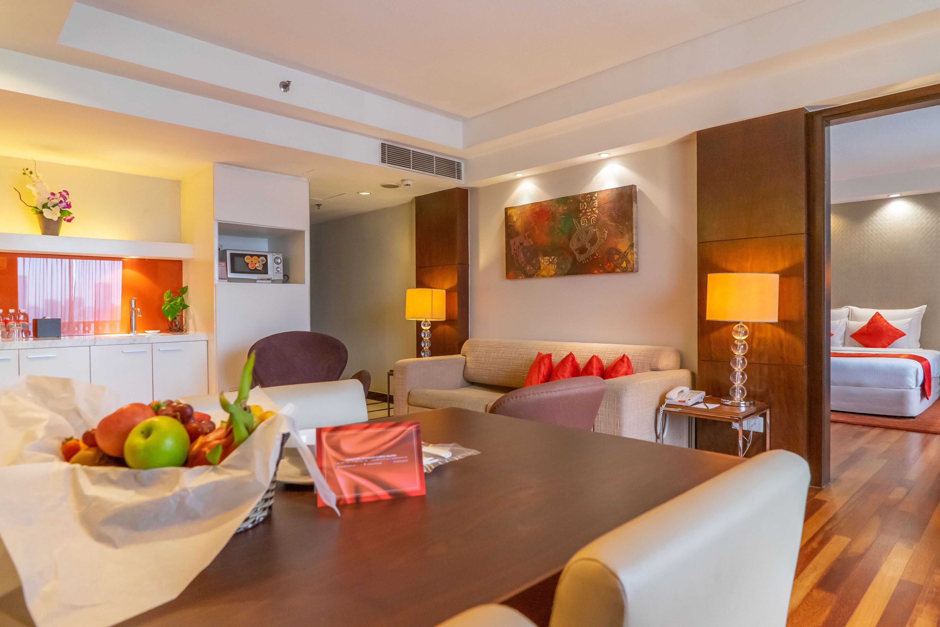 executive suite | living area | lcd tv