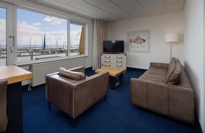 Studio, Seaview | 1 غرفة نوم وخزنة داخل الغرفة ومكتب وستائر تعتيم