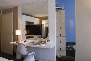 Superior Double Room | In-room safe, desk, blackout drapes, iron/ironing board - WestCord Hotel Schylge (West-Terschelling)