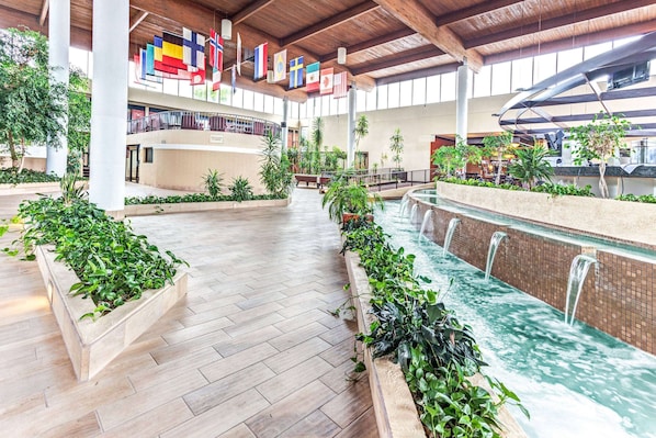 Lobby - Wyndham Garden Romulus Detroit Metro Airport (Romulus)