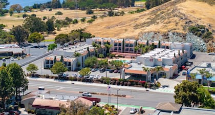Best Western Plus Royal Oak Hotel