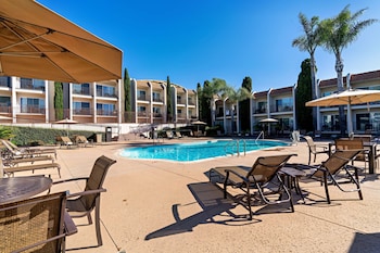 Best Western Plus Royal Oak Hotel