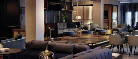 Breakfast, lunch, dinner served; American cuisine