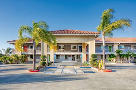 Exterior. Signature Temecula