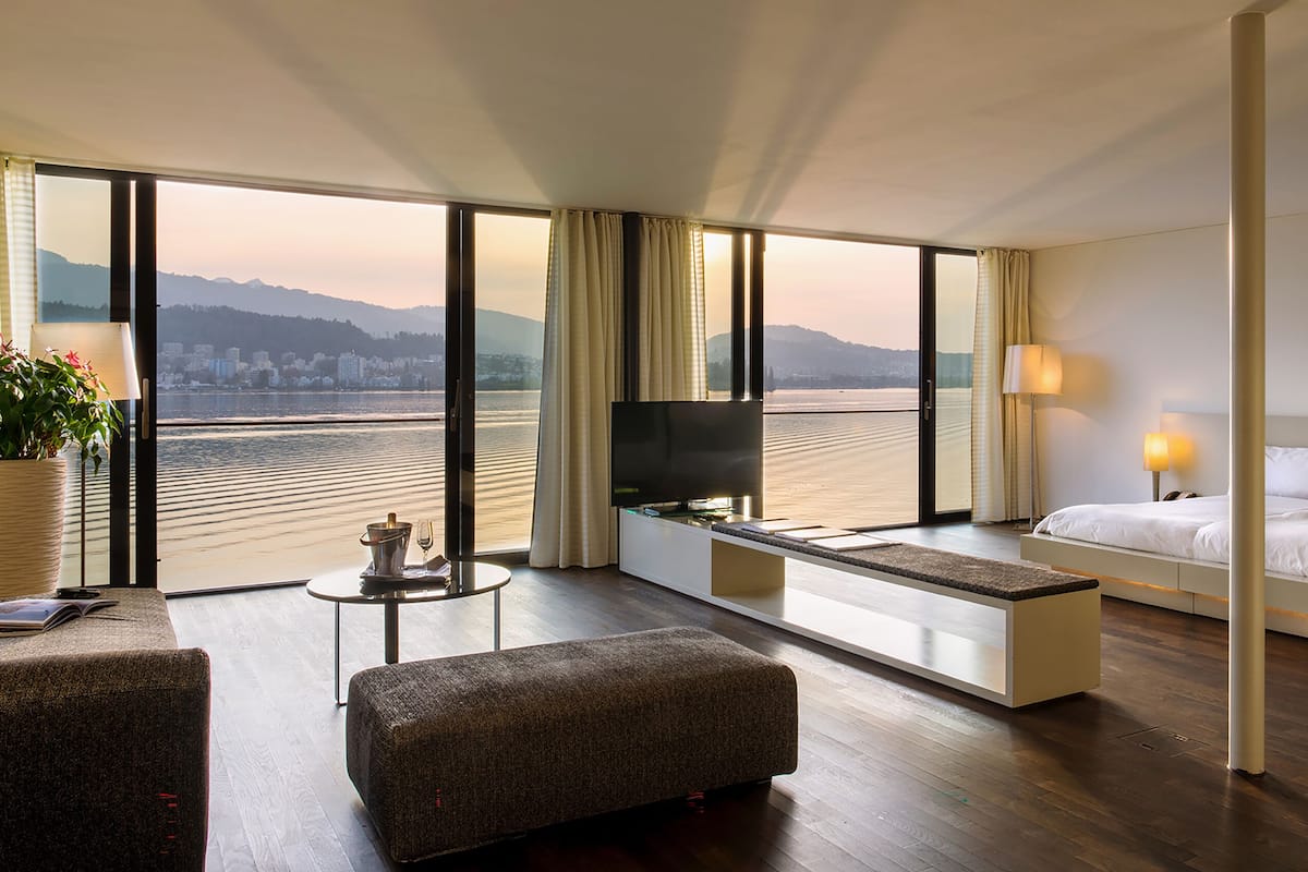 lake view deluxe suite room | 1 bedroom, hypo-allergenic bedding, minibar, in-room safe