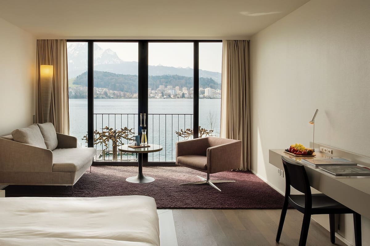 Ropa de cama hipoalergénica y minibar